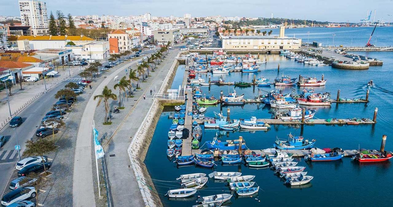 Apartamento Situado Na Zona Costeira Da Cidade セトゥーバル エクステリア 写真